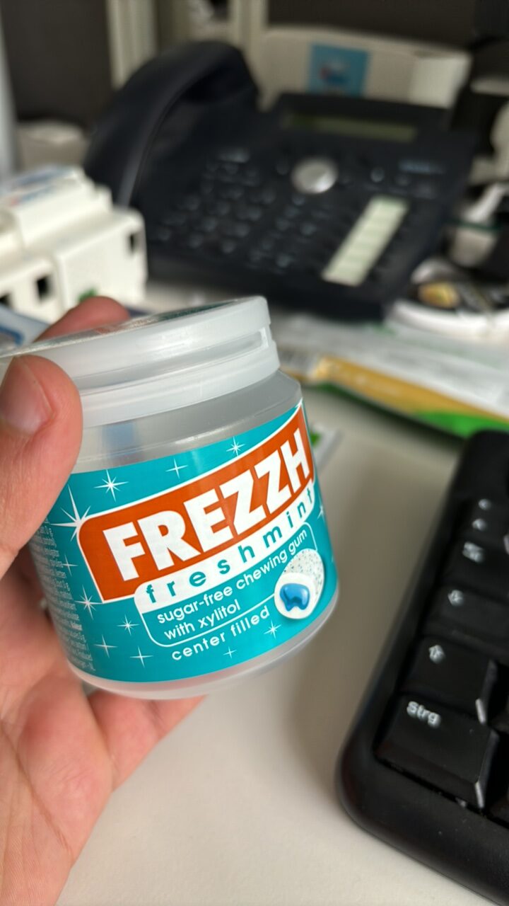 FREZZH freshmint chewing gum