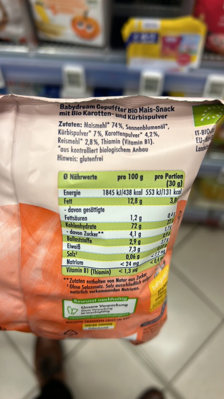 babydream gepuffter bio mais-snack mit bio karotten- und kürbispulver