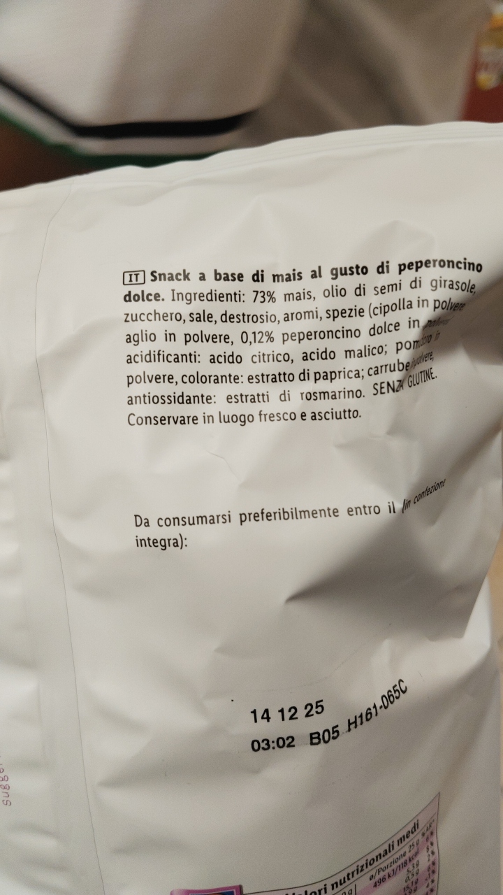 snack a base di mais al gusto di peperoncino dolce